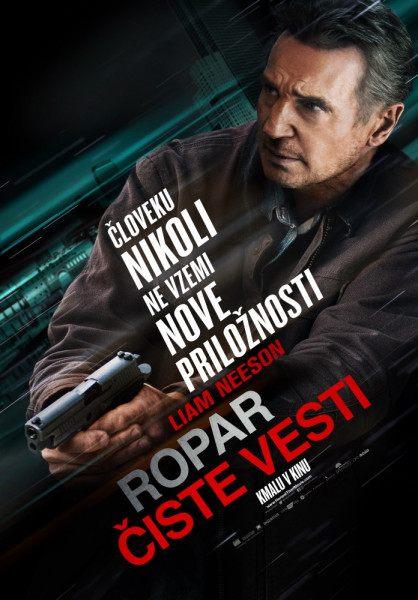 Liam Neeson s pištolo v roki.