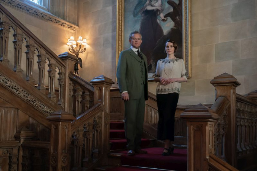 DA2 D HUGH BONNEVILLE Robert Grantham in MICHELLE DOCKERY Lady Mary Downton Abbey Nova doba v2